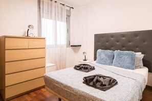 3 chambres, fer et planche à repasser, lit parapluie, Wi-Fi gratuit