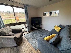 Apartment | 1 bedroom, Internet - Kahana Manor 318 in Lahaina (Lahaina)