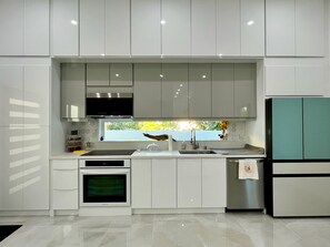 Microwave, oven, stovetop, dishwasher