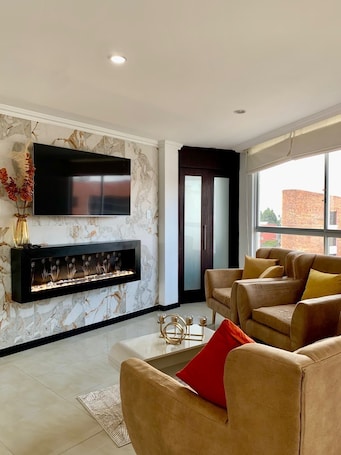 Smart TV. Cozy apartment in Monteserrin!
