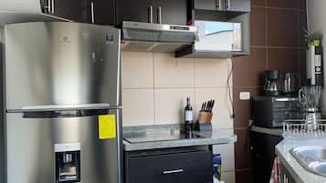 Microondas, horno, cafetera y tetera y tetera eléctrica