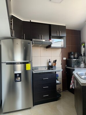 Microwave, oven, coffee/tea maker, electric kettle