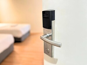 Bureau, fer et planche à repasser, Wi-Fi gratuit