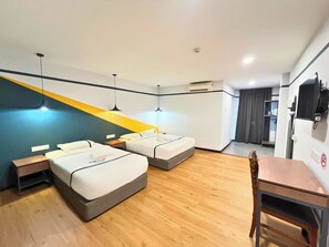 Bureau, fer et planche à repasser, Wi-Fi gratuit