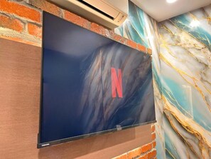 Bureau, fer et planche à repasser, Wi-Fi gratuit