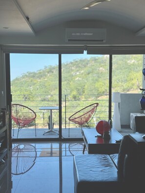 60-Zoll-Flachbildfernseher mit Digitalempfang, Pay-TV