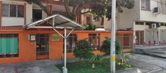 First bacpackers place a very cozzy hostel hotel in San Pedro Sula with AC, WiFi