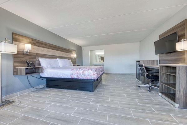 Unit with King bed. Exact unit will be assigned upon arrival. Views, colors, and decor may vary.