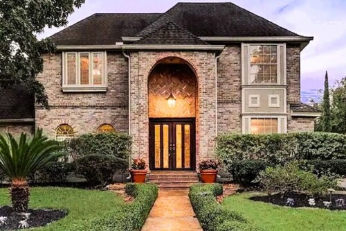Houston Getaway  6BR with Pool and Wi-Fi

