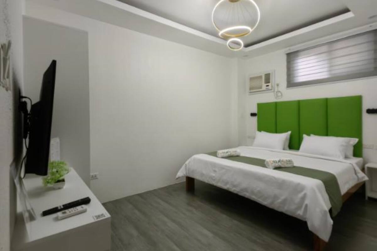 Kamar Standar | Meja kerja, tempat tidur lipat/tambahan, dan seprai linen