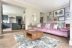 TV, fireplace, books, offices - Riverside Summary:<br>Ri (Westmorland and Furness)