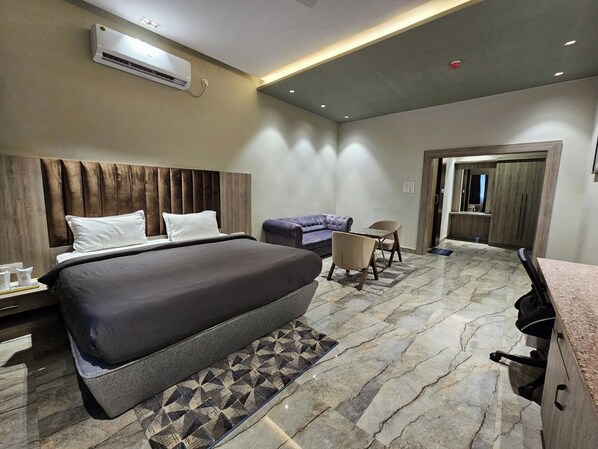 Deluxe Room, Hill View | Desk, free WiFi - Sargawa The Palace Resort (Ambikapur)