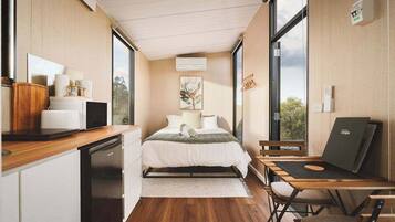1 bedroom, bed sheets