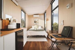 1 bedroom, bed sheets