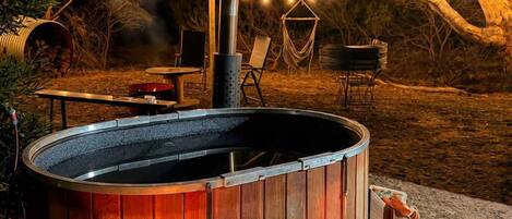 Outdoor spa tub