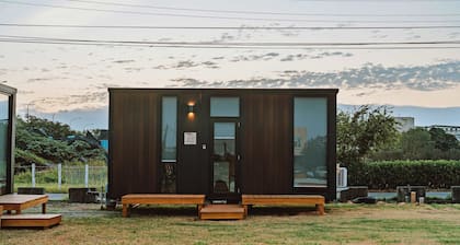 Fulu Dragon Boat Camping House 1 by Tiny Away (福鹿龍舟露營區1)