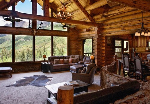 Little Robinson Lodge – Rustic Charm & Wilderness
