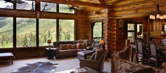 Little Robinson Lodge – Rustic Charm & Wilderness