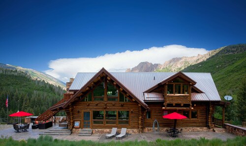 Little Robinson Lodge – Rustic Charm & Wilderness