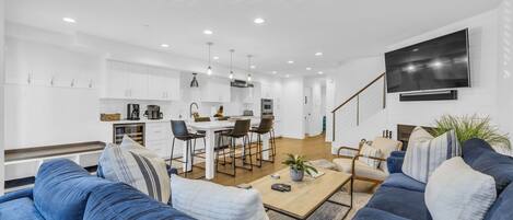 TV, peis og stereoanlegg