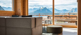 Semi-detached chalet near the slopes with sauna