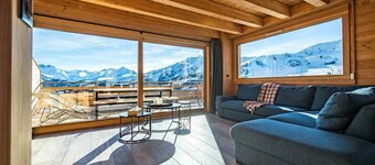 Semi-detached chalet near the slopes with sauna