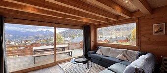 Semi-detached chalet near the slopes with sauna