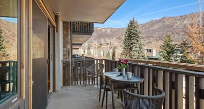 Remodeled Snowmass Base Village Gem! Outdoor Pool & HT, FP, BBQ Grill, W/D, Balcony & Great Views!