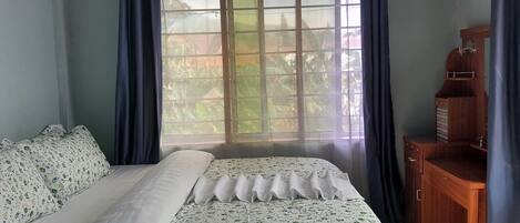 Standard Double Room | Desk, laptop workspace, free WiFi