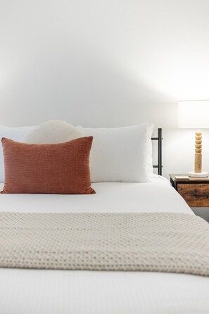 3 bedrooms, iron/ironing board, Internet, bed sheets
