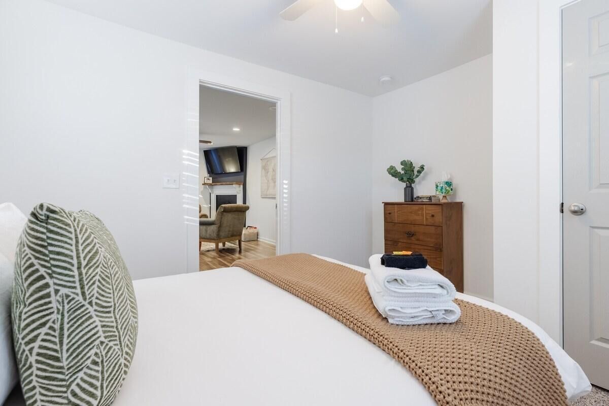 3 bedrooms, iron/ironing board, Internet, bed sheets