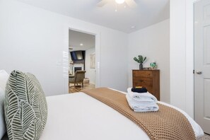 3 chambres, fer et planche à repasser, accès Internet, draps fournis