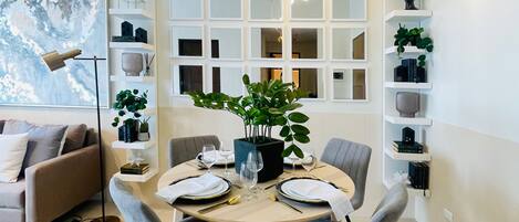 Signature Condo, 1 Bedroom, Balcony | In-room dining