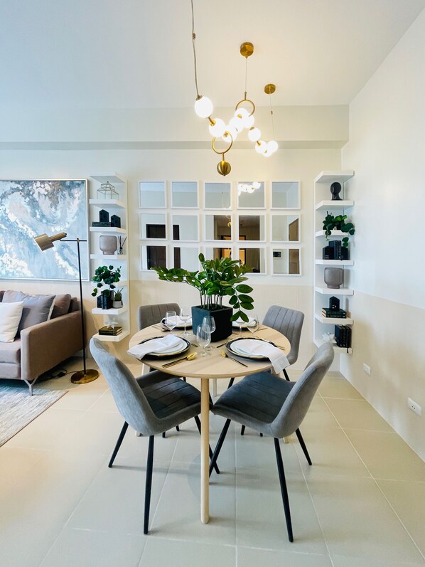 Signature Condo, 1 Bedroom, Balcony | In-room dining - LaFayette Park Square (Iloilo)