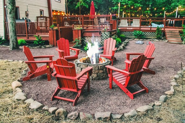 Property grounds - Lovely 3-bedroom house in Tobyhanna with AC, WiFi (Tobyhanna)