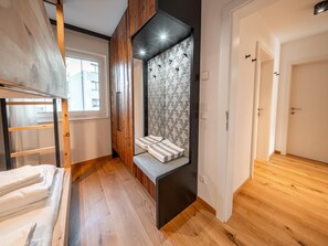 2 bedrooms, Internet