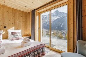 5 Schlafzimmer, Schreibtisch, Bügeleisen/Bügelbrett, Reisekinderbett