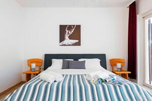 Family Apartment, Multiple Bedrooms (Spacious 2 Bedroom Apartment With) | 2 bedrooms, iron/ironing board, free WiFi, bed sheets - Spacious 2 Bedroom Apartment With Balcony (Sibenik)