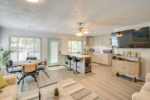 Interior - Lakefront Escape w/ Boat Docks in Hot Springs! (Hot Springs)
