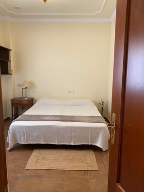 7 chambres, fer et planche à repasser, accès Internet, draps fournis