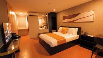 Single Room | In-room safe, soundproofing, free WiFi, bed sheets