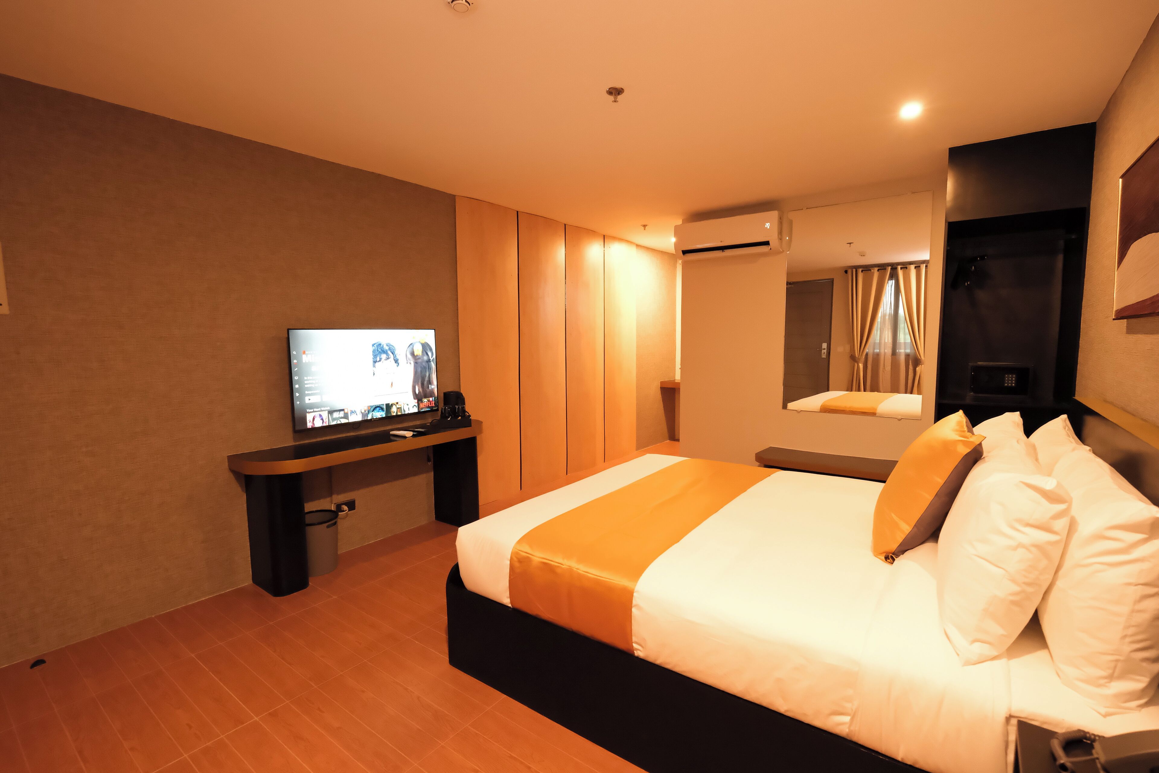 Single Room | In-room safe, soundproofing, WiFi (free), bed sheets