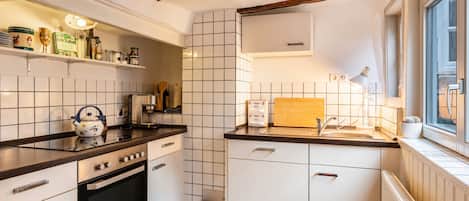 Refrigerador, horno, placa de cocina, lavavajillas