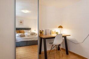 2 bedrooms, desk, free WiFi, bed sheets