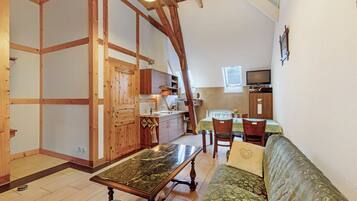 TV, mesa de pingue-pongue