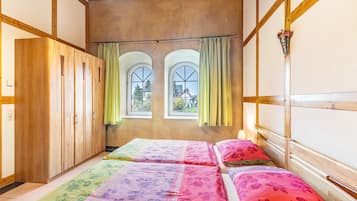 3 bedrooms, free WiFi, bed sheets