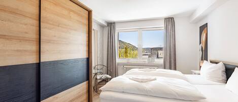 2 عدّة غرف نوم وواي فاي مجانًا وملاءات أسرّة