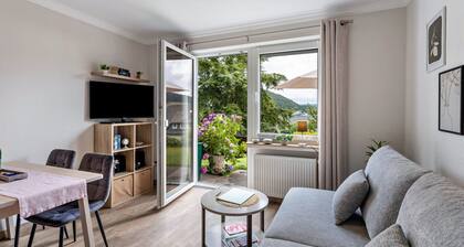 Holiday Apartments Löwenstein FeWo 3 with Private Terrace, Shared Garden and Wi-Fi