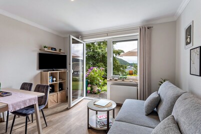 Holiday Apartments Löwenstein FeWo 3 with Private Terrace, Shared Garden and Wi-Fi