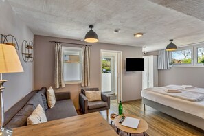 1 bedroom, free WiFi, bed sheets - Holiday Apartments Löwenstein FeWo 2 with Shared Garden and Wi-Fi (Willingen (Upland))